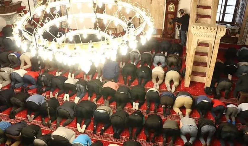 BIK del me njoftim: Në këtë orë falet namazi i Fitër Bajramit