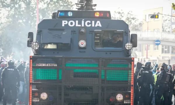 Bratisllava në alarm: Mijëra tifozë të Kosovës priten në stadium, ndeshja me Sllovakinë cilësohet me rrezik të lartë