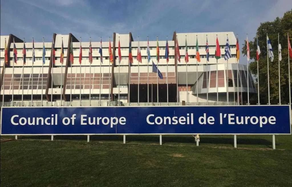 Delegacioni i Këshillit të Evropës viziton Kosovën për të vlerësuar lirinë e medias, takojnë edhe Kurtin