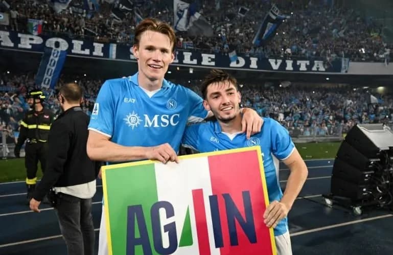Djali i Maradonës krahason McTominay me babain e tij