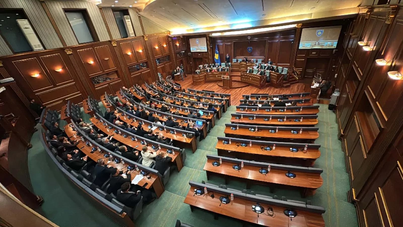 Gruda sfidon kabinetin qeveritar për amandamentet kushtetuese: Nuk ka vend në botë….