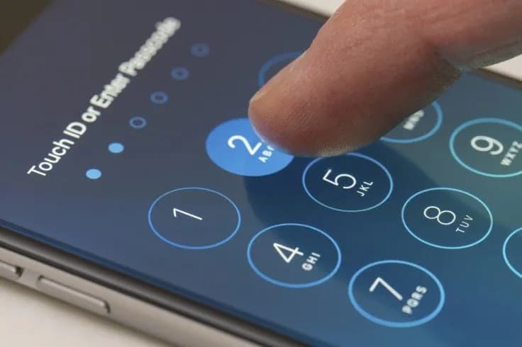 KUJDES! Hakimi i ri që po i ndodh iPhone vjedh mesazhe, email-e dhe vendndodhje nga ‘miliona’ telefonash