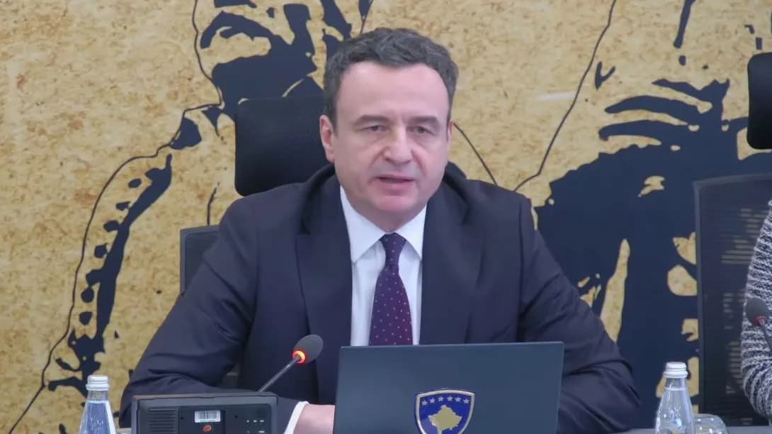 Kurti i bën thirrje ndërkombëtarëve: Ndëshkoni Serbinë për provokimet