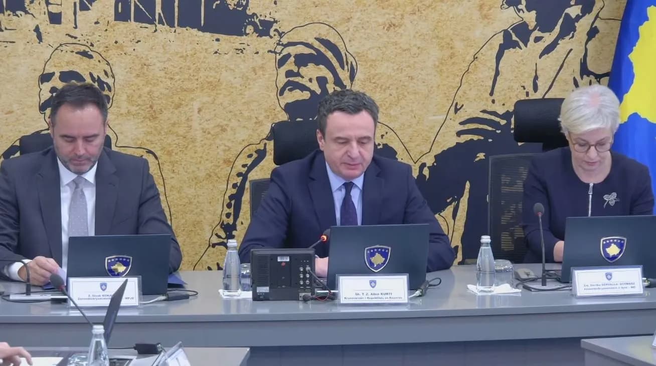 Kurti premton sërish: Nëse Kosova fiton nesër, edhe 1 milion euro të tjera për Kombëtaren