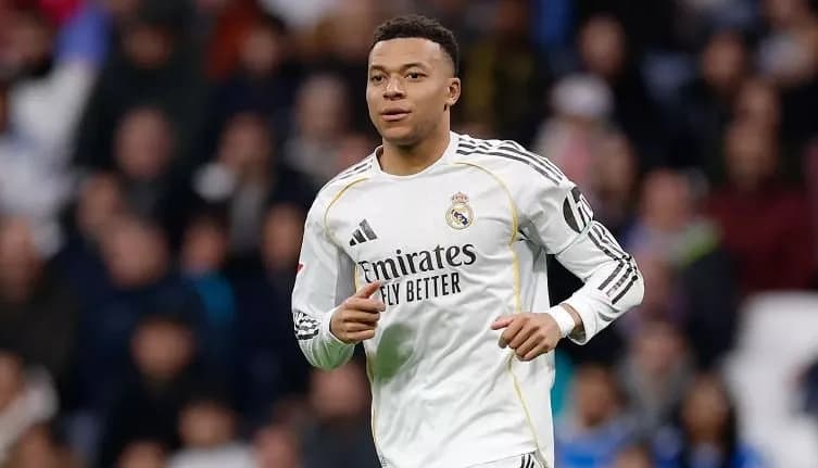 Mbappe e nis nga stoli, Reali publikon formacionin ndaj Cityt