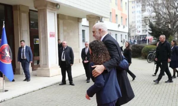 Osmani Kurtit: Ku i ke dëshmitë e faktet se Presidentja është përfshirë në komplot me Edi Ramën e Aleksandër Vuçiqin
