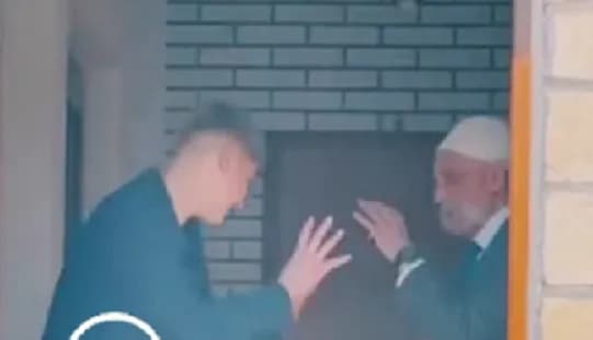 Pamje nga Prekazi, Rifat Jashari me nipin e tij i provon sportet luftarake
