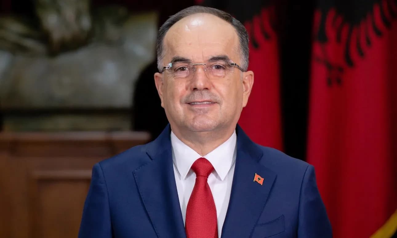 Presidenti Begaj uron besimtarët myslimanë për Fitër Bajramin