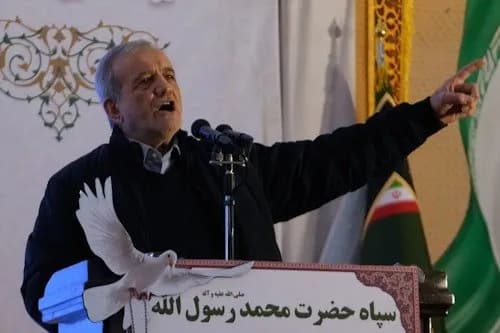 Presidenti i Iranit thotë se hakmarrja për vrasjen e Khameneit është detyrë