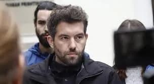 Rron Gjinovci kërkon falje – dje i fajësoi familjarët që të burgosurit i kanë prezantuar si ushtarë për pensione