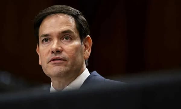 Rubio: Irani po përpiqet ta mbajë botën peng me sulmet ajrore