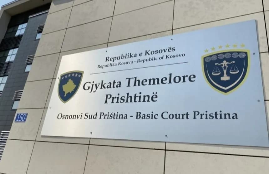 Serbi i akuzuar për krime lufte në Kosovë, Gjykata i bën thirrje që të dorëzohet