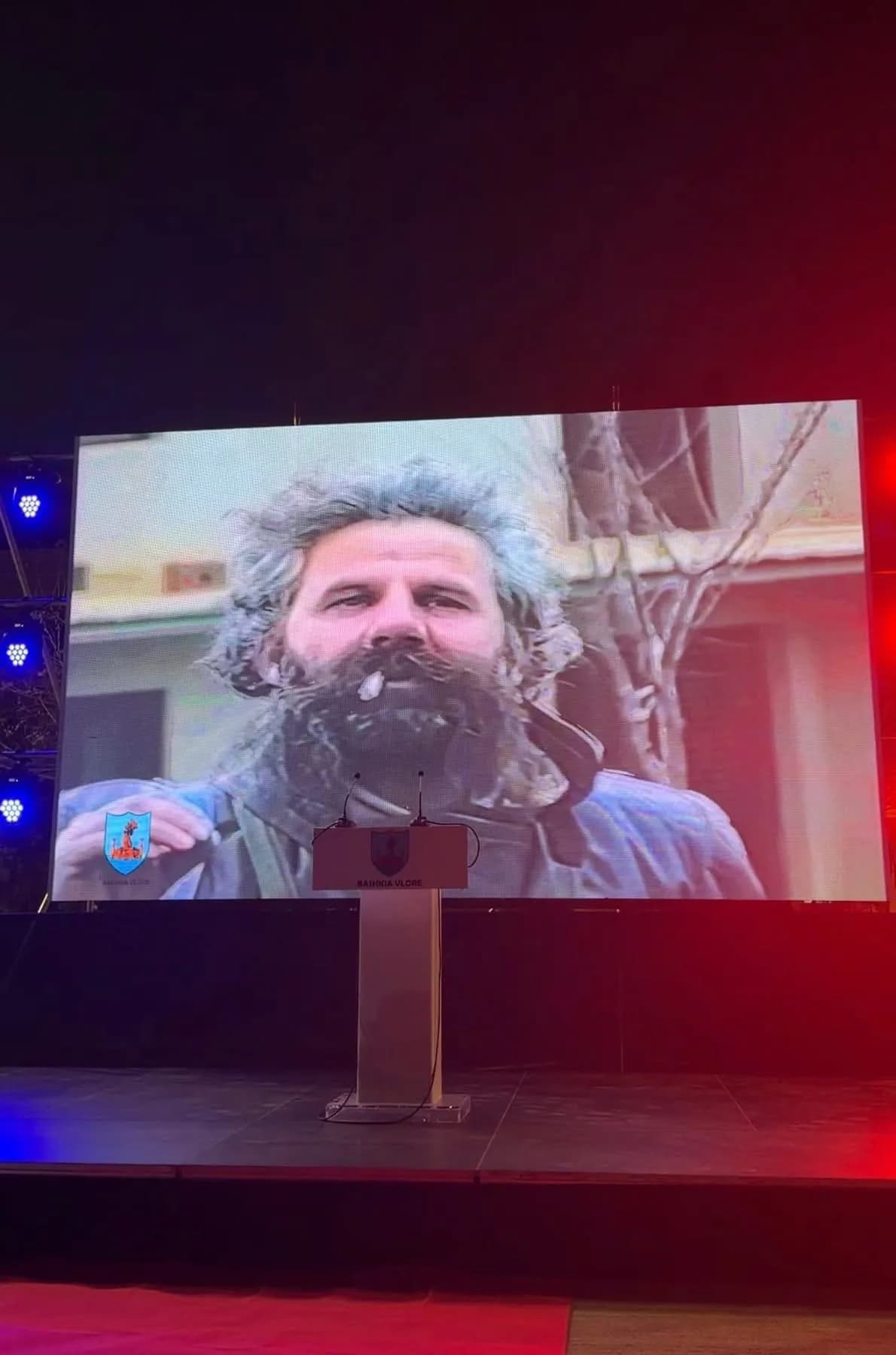 Sheshi i Vlorës do të mbajë emrin e komandantit legjendar Adem Jashari