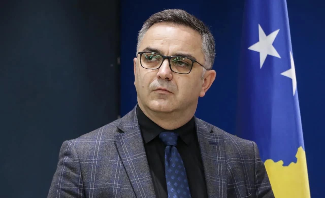 Tahiri: Asnjë kryeministër nuk guxon të marrë vendime “për hatër”, kjo është arbitraritet dhe cenim i shtetit