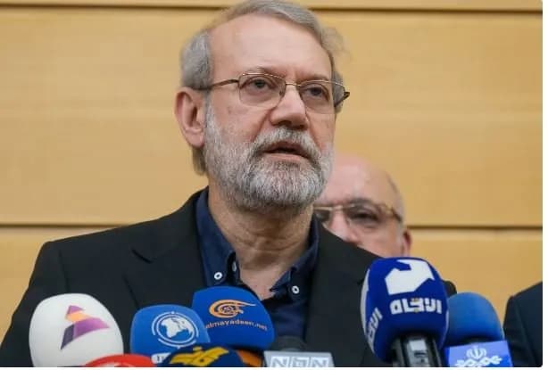 Udhëheqësi suprem i Iranit që mbijetoi, zotohet se do t’ia ngulë “thikën në zemër” Amerikës