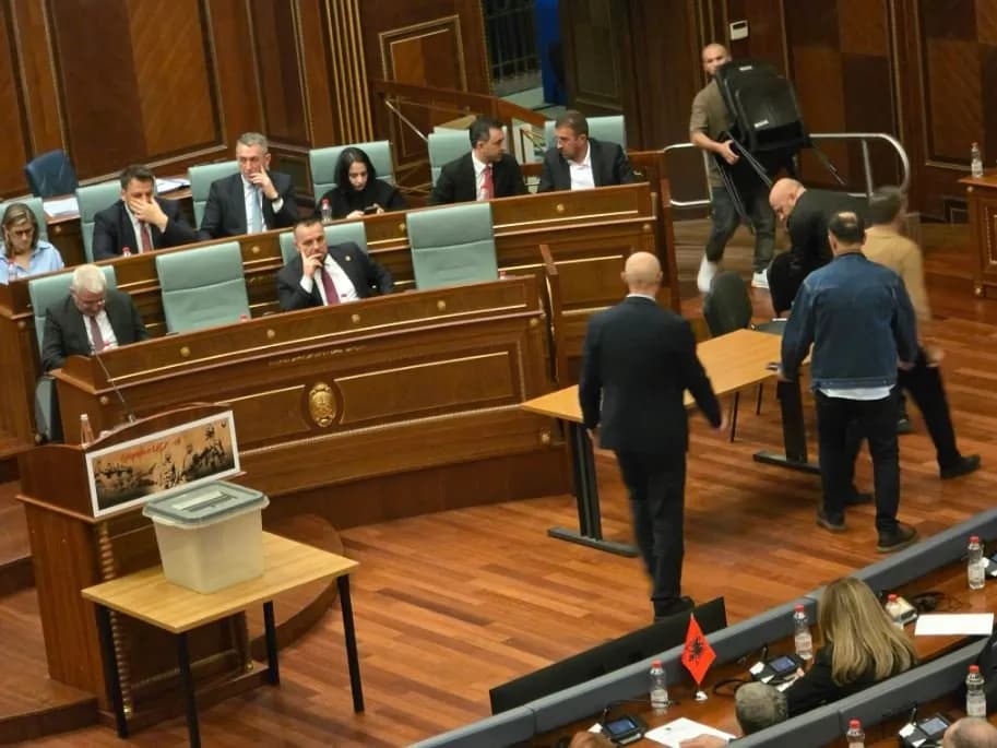 Zgjedhja e presidentit, sjellën në sallë kutit e votimit