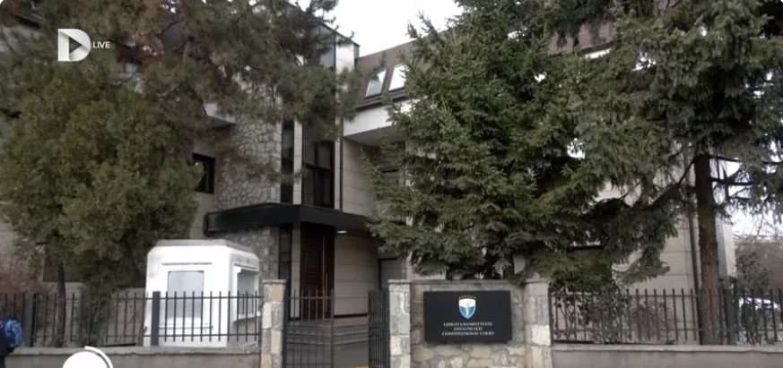 18 vjetori i Kushtetutës – Gjykata më e lartë vlerësohet se u sfidua nga politika