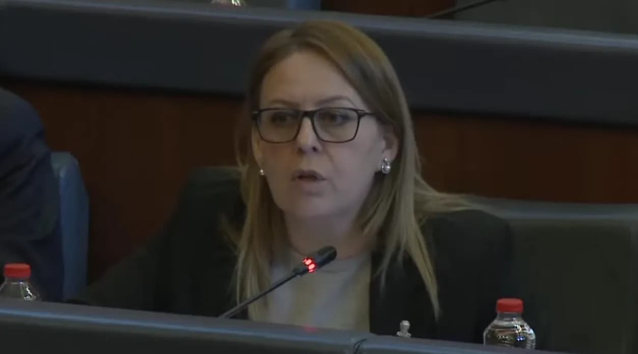 Bajrami kritikon rritjen e çmimeve: Rregullatorët nuk po ndalin ngritjen e tarifave në Kosovë
