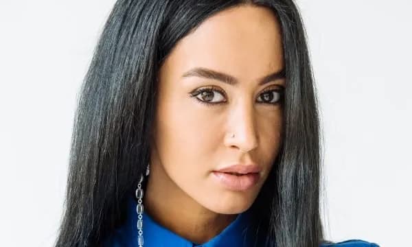 Dafina Zeqiri publikon për herë të parë fytyrën e djalit