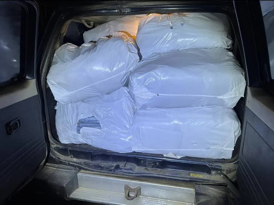 Dogana dhe Policia në aksion: Kapet vetura me mallra kontrabanduara dhe targa të Serbisë në veri