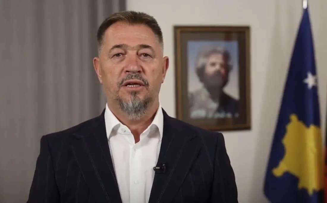 “Duke i evidentuar të rënët”- Sami Lushtaku publikon pamje menjëherë pasi forcat serbe kishin kryer Maskrën e Rrezallës