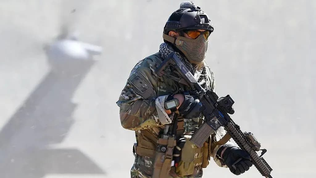 Ekipet amerikane të shpëtimit me operacion të rrezikshëm në Iran, kërkohet anëtari i ekuipazhit të avionit të rrëzuar amerikan