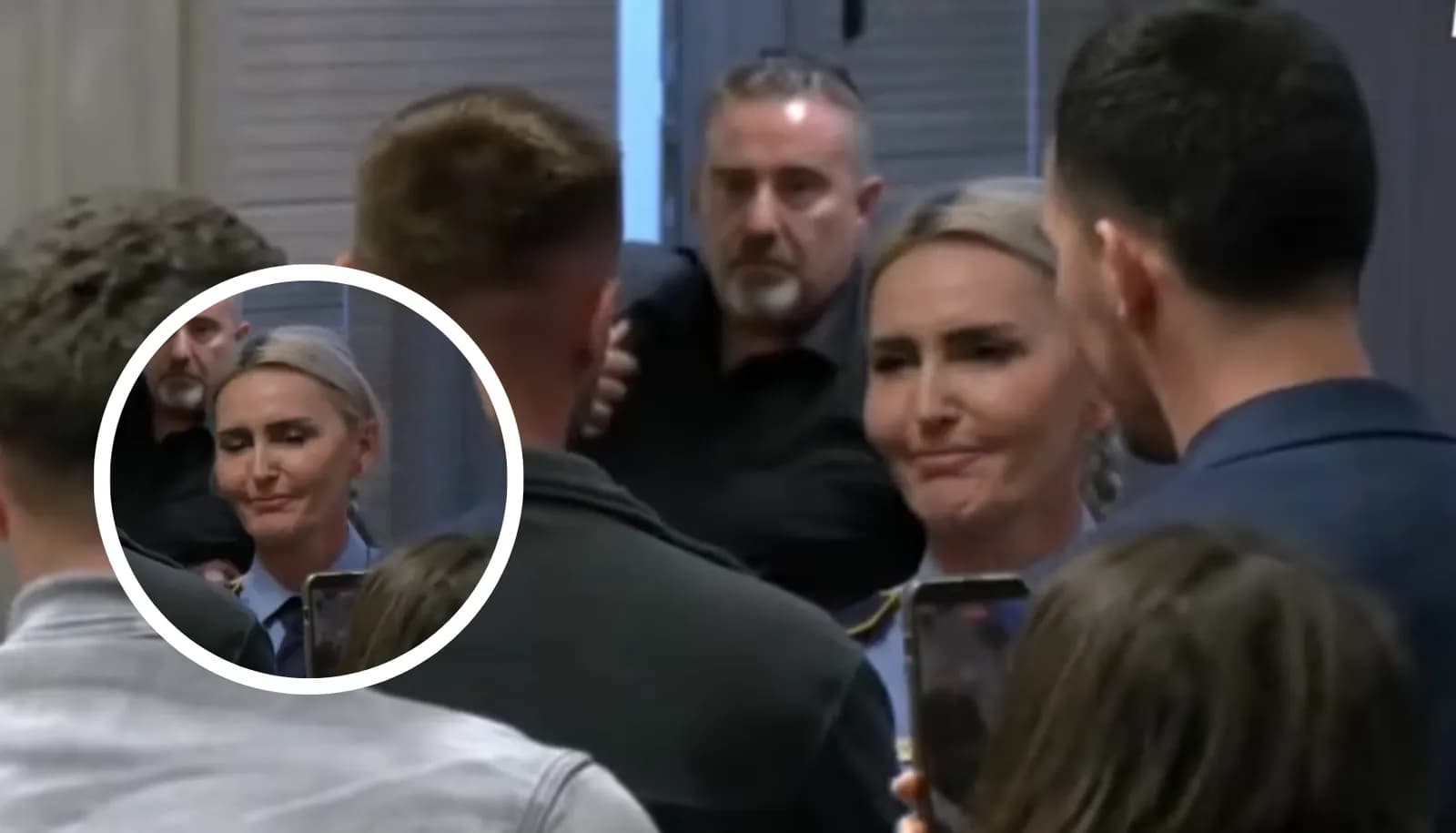 Emocionohet policja në sallë, ia zgjat dorën dhe e uron vëllain e Liridonës pas shpalljes së vendimit