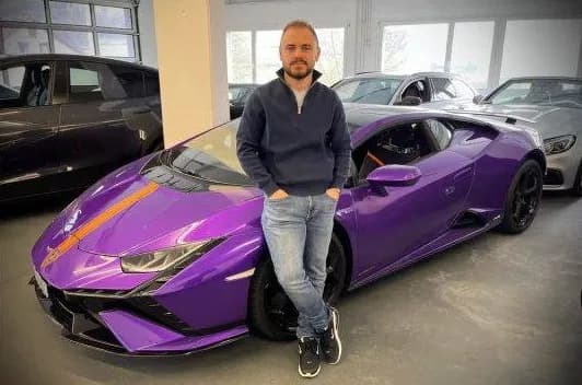 Hajnat ia vjedhin Porschen e 200 mijë eurove, pronari shqiptar i sallonit në Zvicër e sheh ngjarjen “live” në kamera