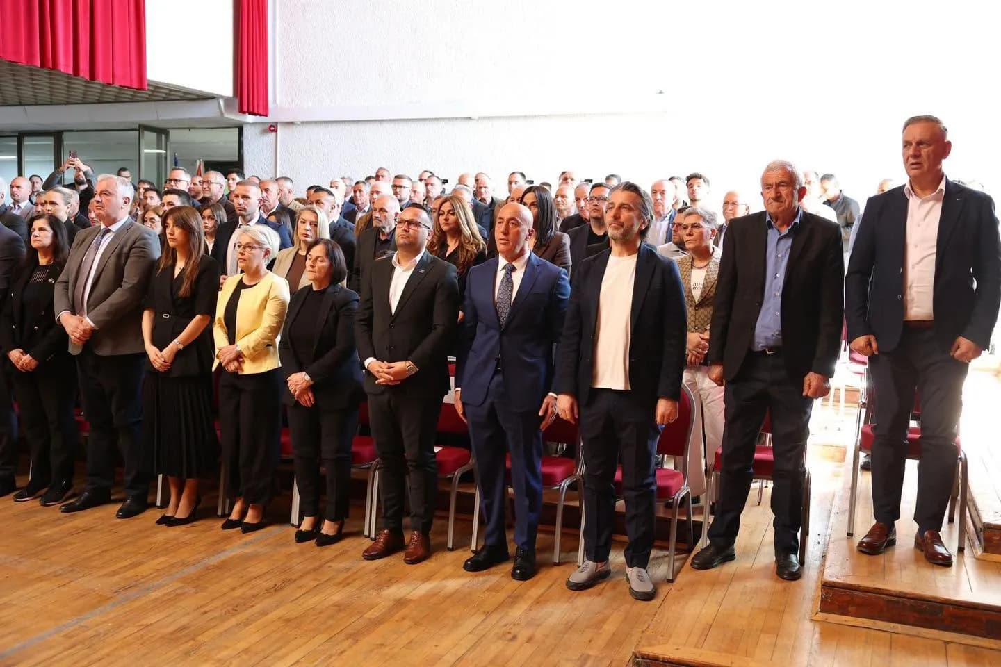 Haradinaj kujton heroin Sali Çekaj dhe dëshmorët e brigadave “Agim Ramadani” e “Rugova”