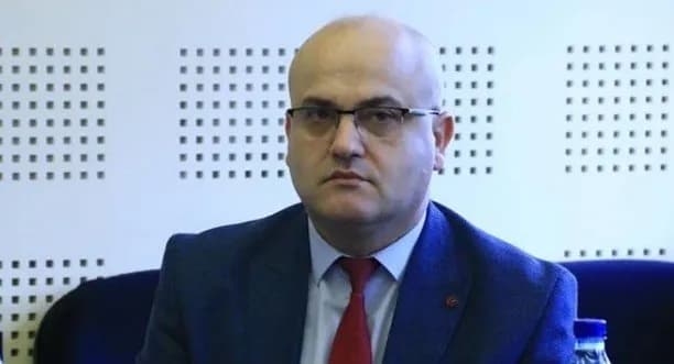 Haxhi Avdyli i ashpër me Kurtin, citon Fatmir Limajn: Ti s’po e don Vjosa Osmanin që e përkrah Donald Trumpi, mos bo hajgare..
