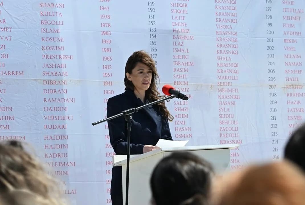 Haxhiu në përvjetorin e masakrës në Dyz: Aty s’kishte ushtarë por burra, gra, fëmijë e pleq