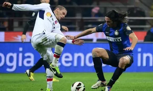 Ish-ylli e Interit e bën një veprim heroik, e shpëton stadiumin e ekipit të tij nga zjarri