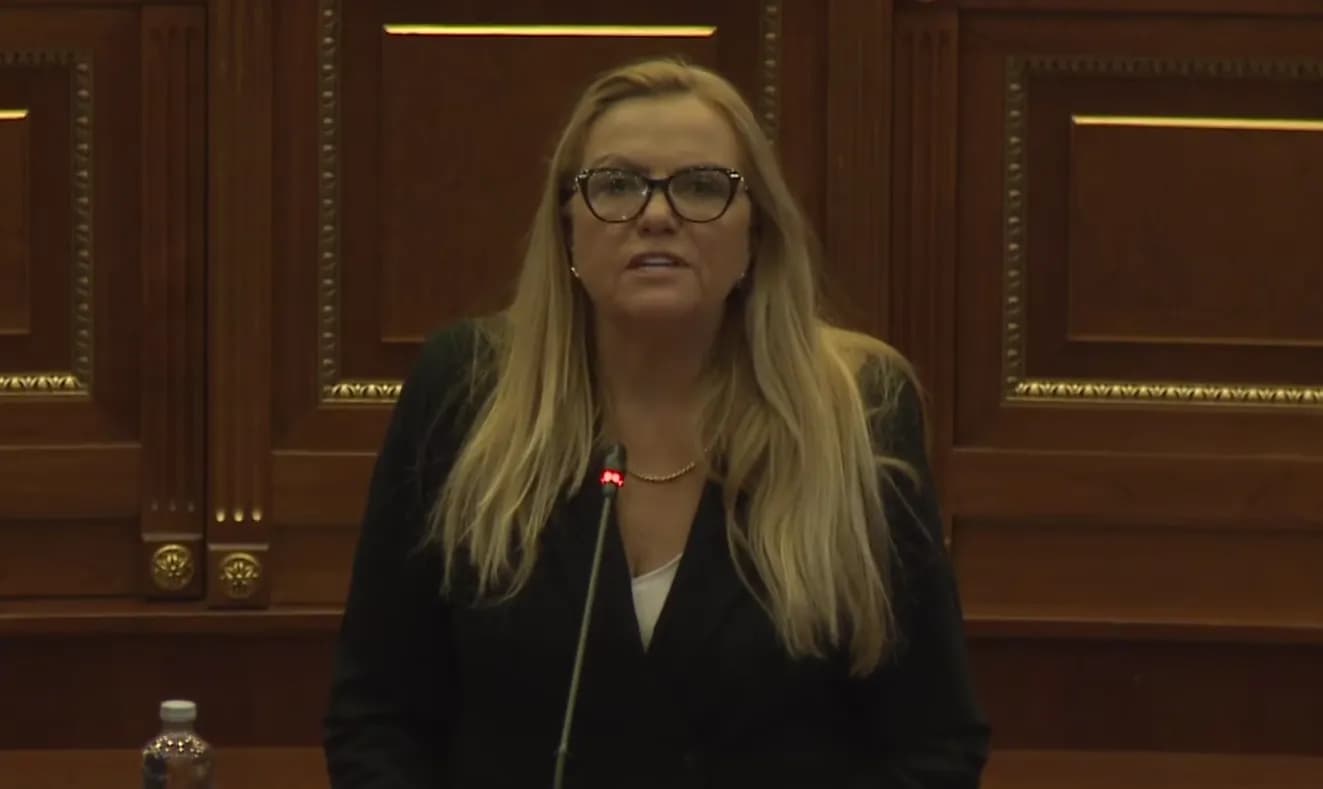 Kadrijaj i drejtohet ministrit: Andin, bëje një ligj për mbrojtjen e vlerave të luftës, të takon si djali i Ukshin Hotit