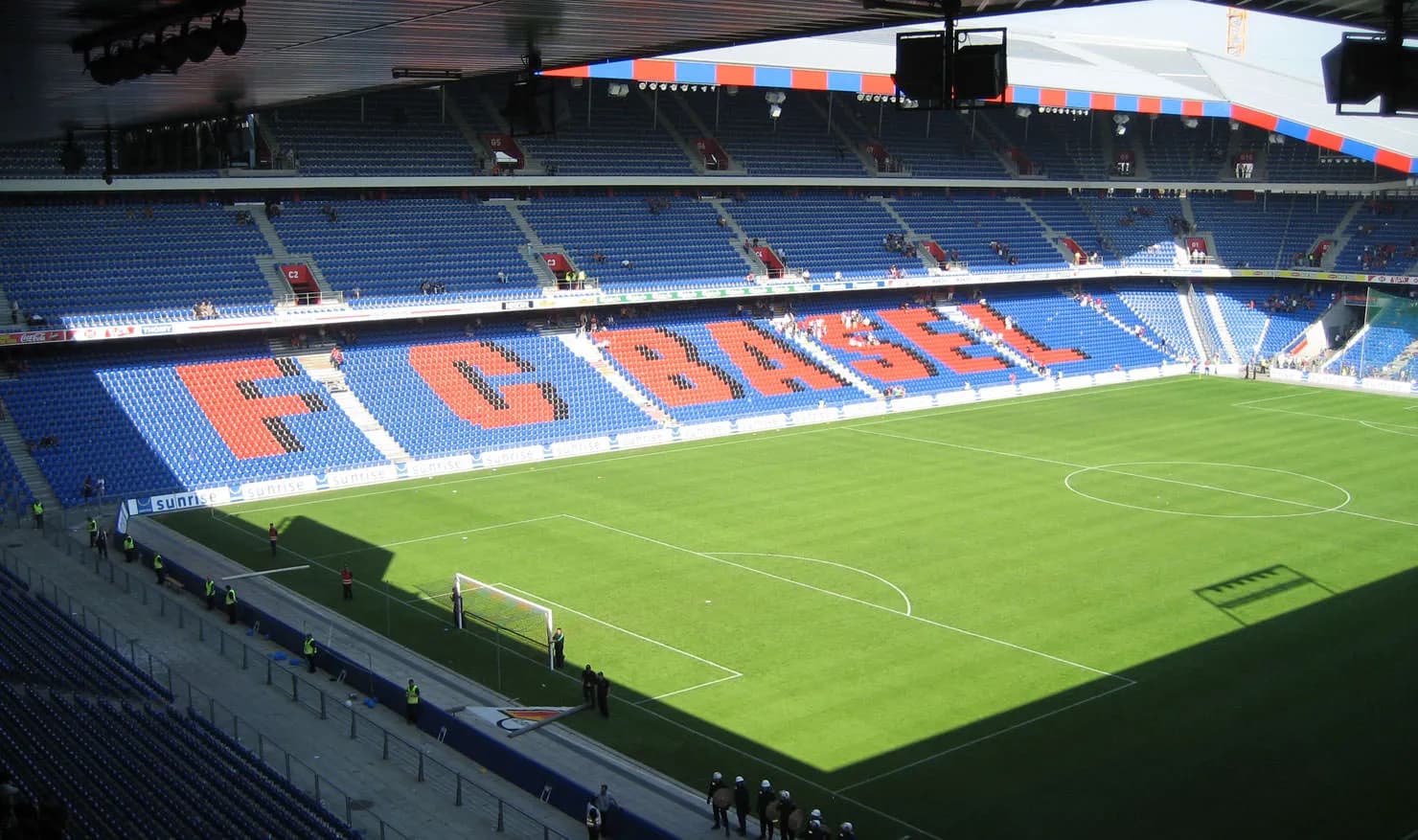 Kaplohet nga zjarri një pjesë e stadiumit të FC Basel