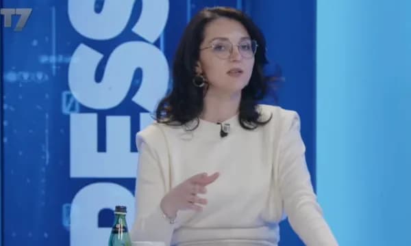 Abdixhiku mohon se e kërkoi Presidentin, deputetja e VV-së nuk bindet: E padrejtë që kërkonte t’ia jepte këtë pozitë një parti me 57 deputetë