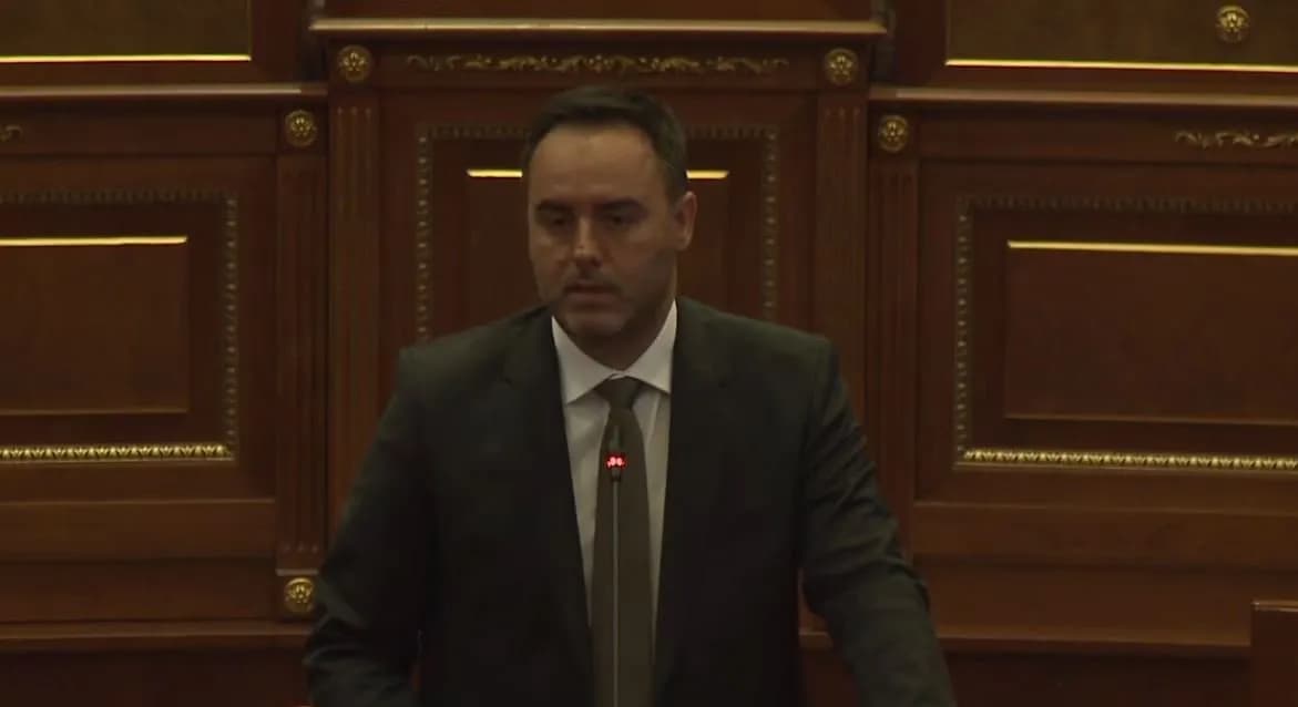 Konjufca me akuza, thotë se përmes presidentit po tentohet të rrëzohet qeveria