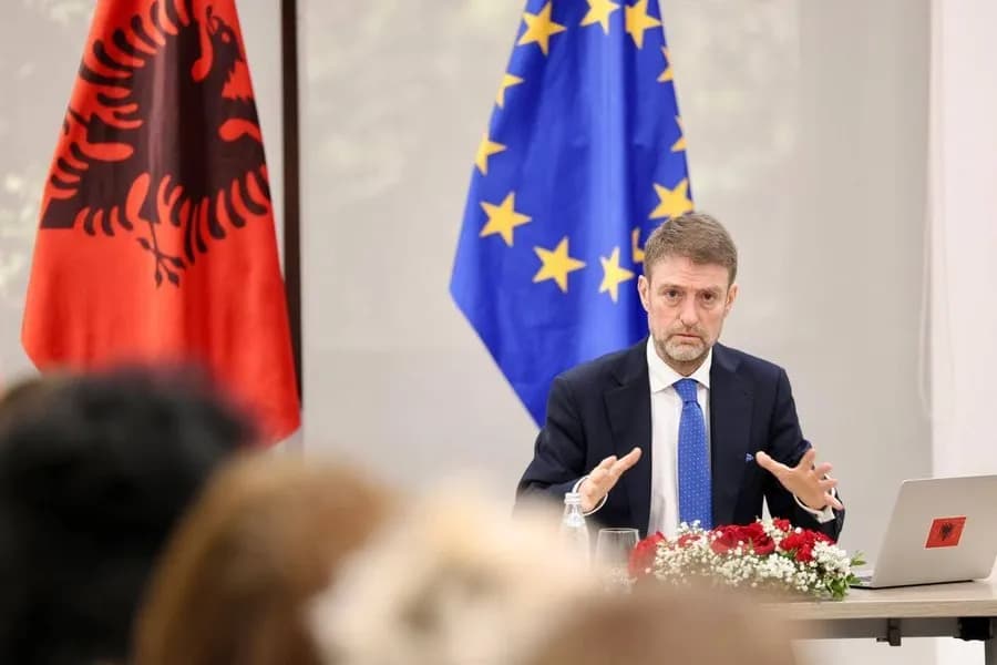 Kryediplomati shqiptar: Çdo cenim i sigurisë së Kosovës përbën cenim të sigurisë së Shqipërisë