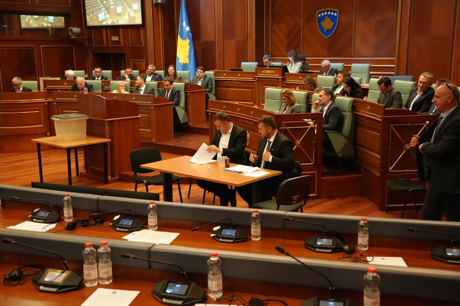 Kuvendi del me njoftim pas dështimit të zgjedhjes së presidentit