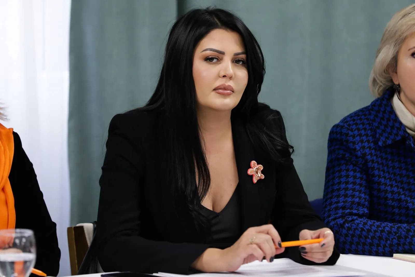LDK refuzon pazaret politike, Krasniqi kritikon ofertat për poste