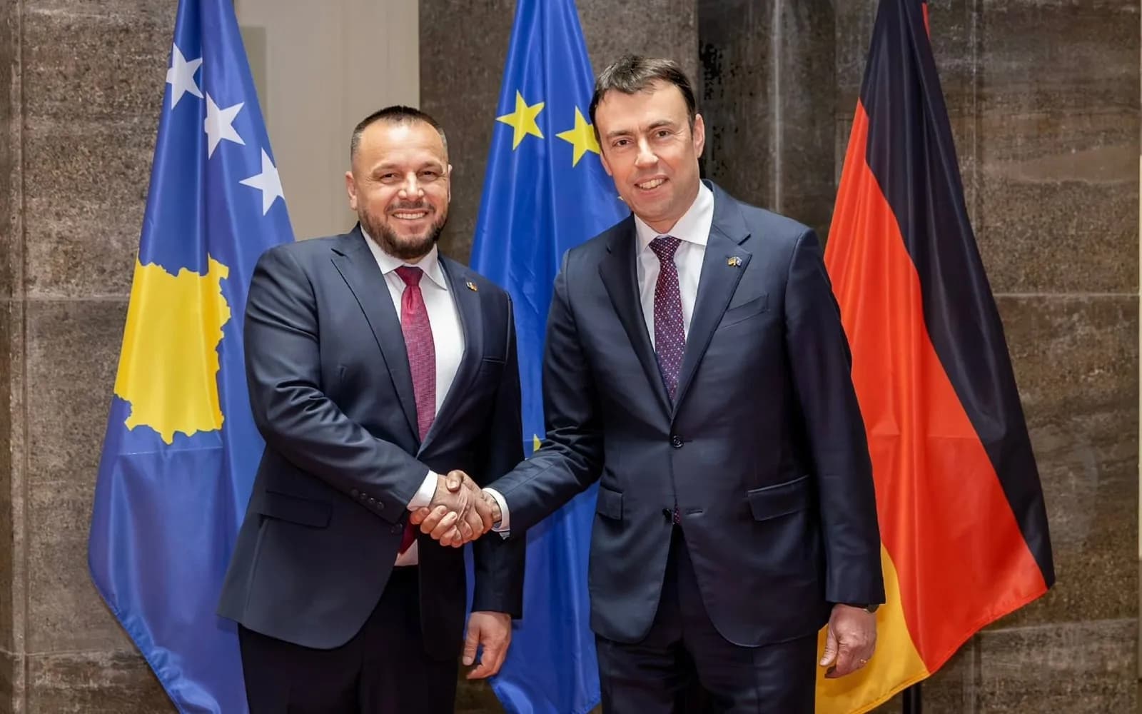 Maqedonci në Berlin: Diskutohet avancimi i bashkëpunimit Kosovë–Gjermani në mbrojtje