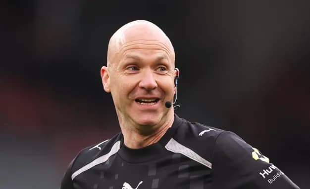 Mësohet gjyqtari për ndeshjen vendimtare mes Manchester Cityt dhe Arsenalit