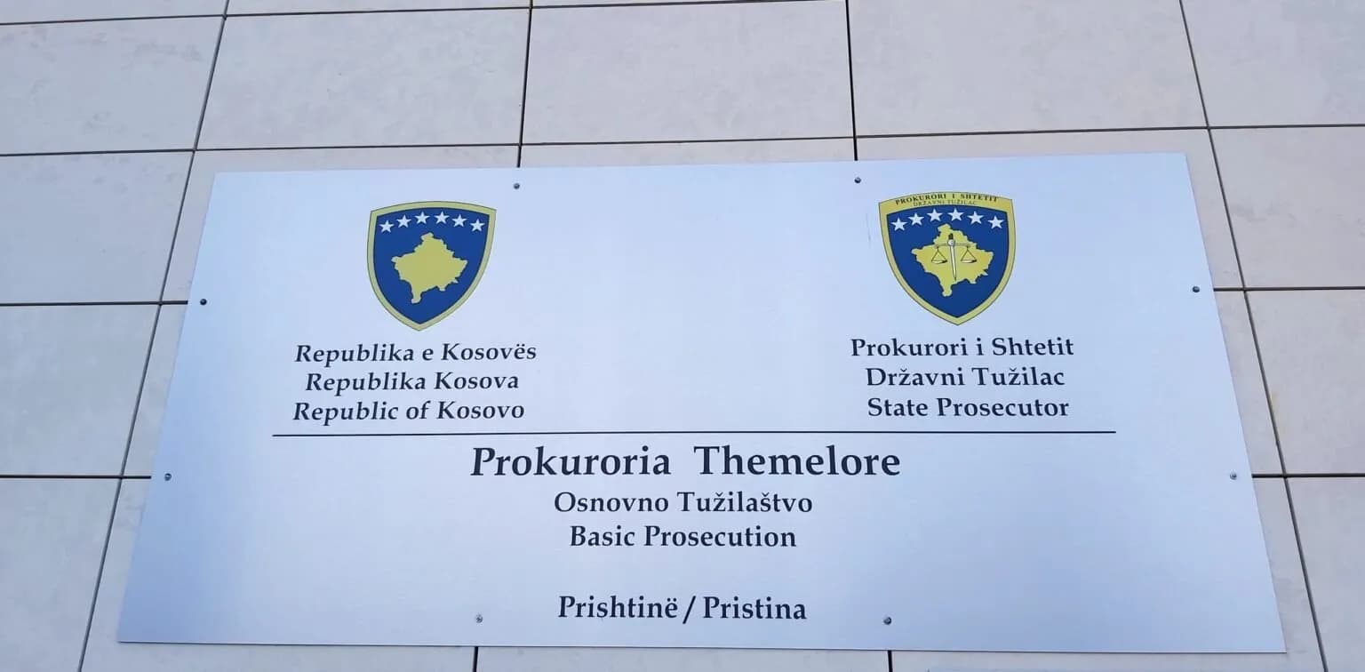 Ndalohet për 48 orë një i dyshuar për kanosje ndaj një gazetari në Prishtinë