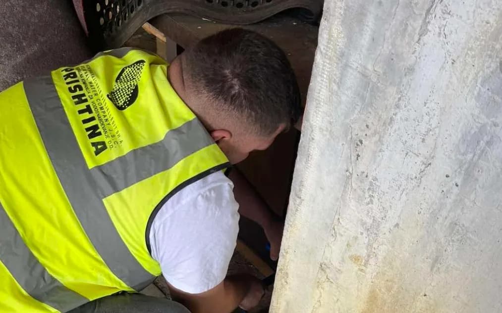 Nisin aksionet për shkyqje ndaj konsumatorëve me borxhe ndaj ujësjellësit, po asiston edhe Policia
