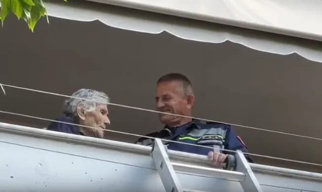 Shpëtohet e moshuara në Vlorë, tentoi të hidhej nga ballkoni i banesës