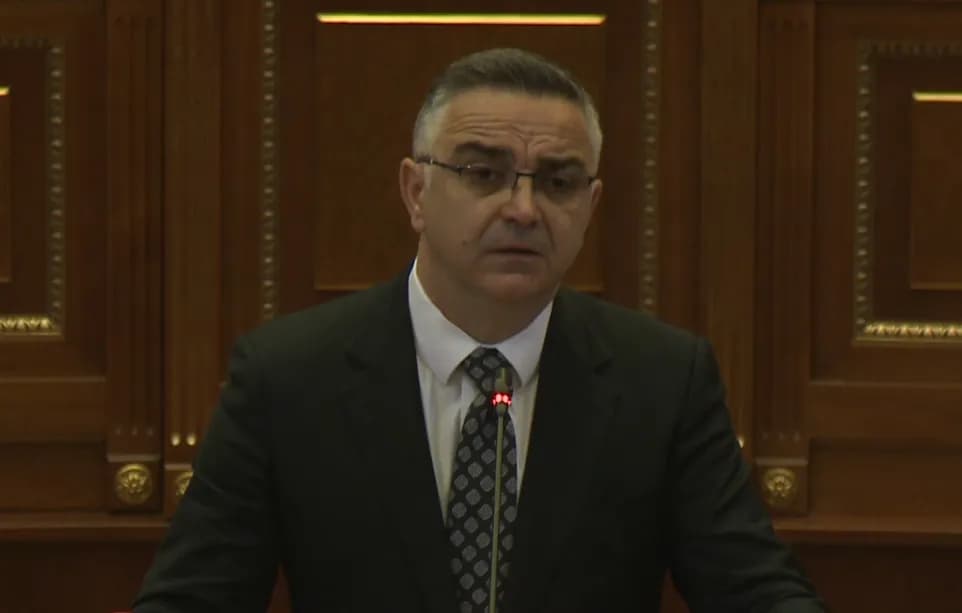 Tahiri i reagon Kurtit: Ne nuk bëhemi pjesë e komplotit ndaj shtetit