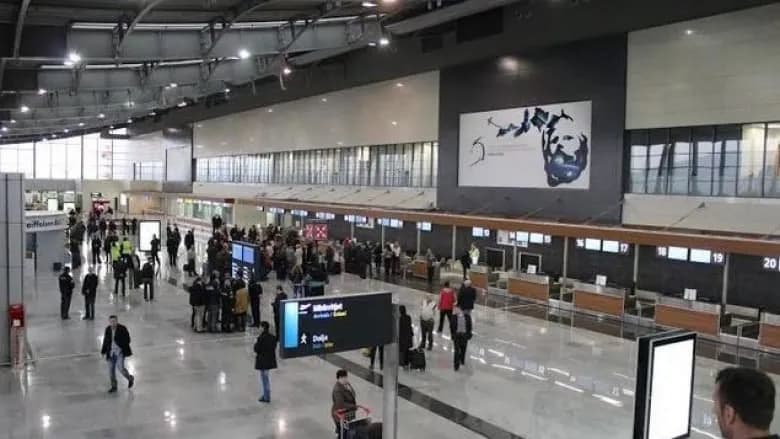 Tentoi fluturimin me pasaportë të falsifikuar, arrestohet një shtetase e huaj në Aeroportin ‘Adem Jashari’
