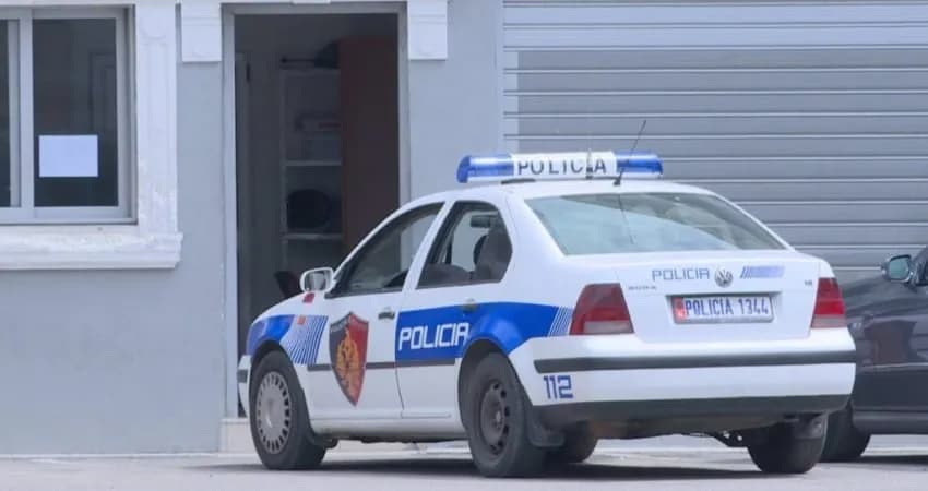 Vetëplagoset me armë pa leje dhe mashtron policinë, arrestohet 36-vjeçari në Tiranë
