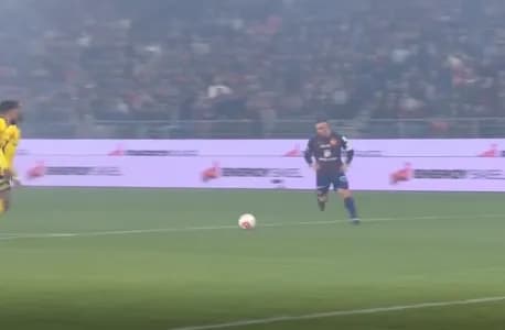 Xherdan Shaqiri shënon gol të mrekullueshëm në Zvicër