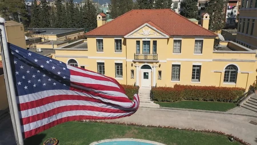 Alarm i rremë për bombë pranë ambasadës së ShBA-së në Tiranë