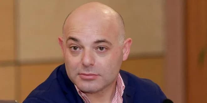Blendi Fevziu neveritet nga Parada e Krenarisë? Mimikat e tij gjatë këtij aktiviteti bëhen virale